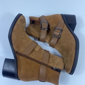 Donald Pliner Darby Suede‎ Boot Size 6